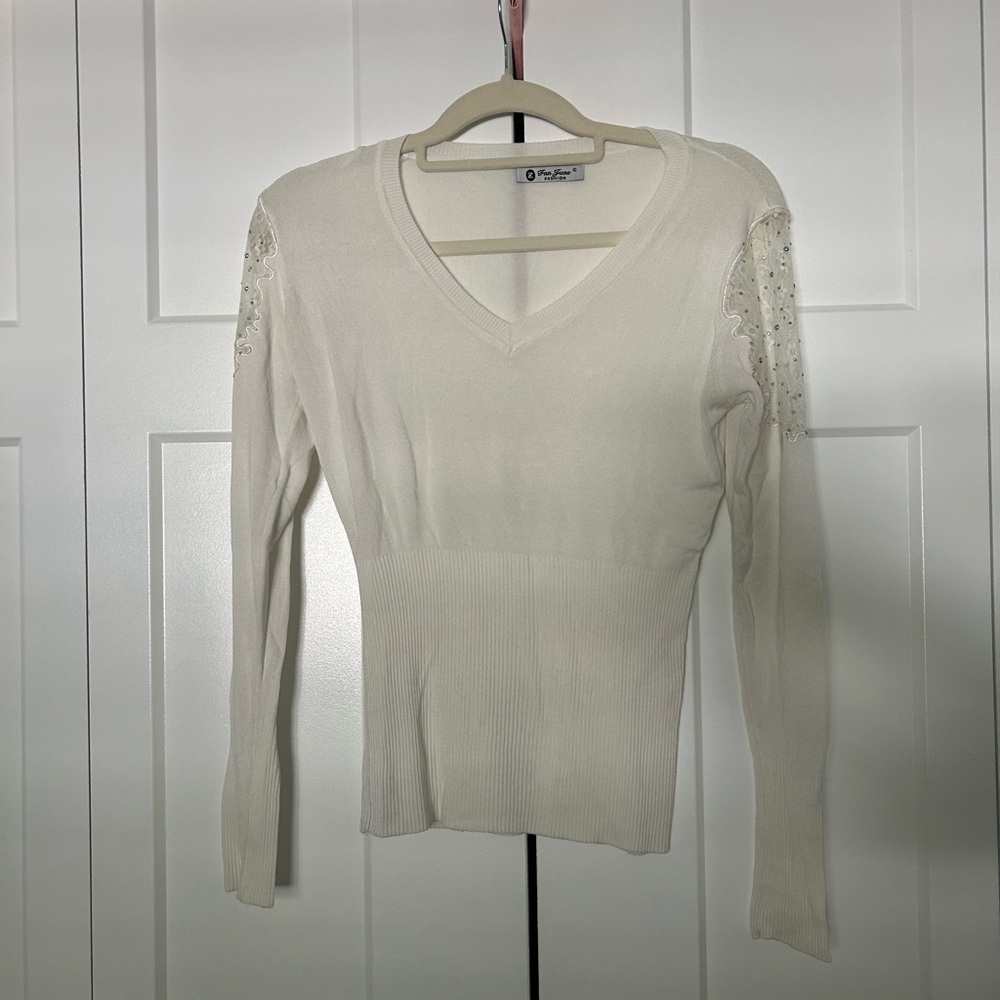 Express Cream Long Sleeve V-Neck Top